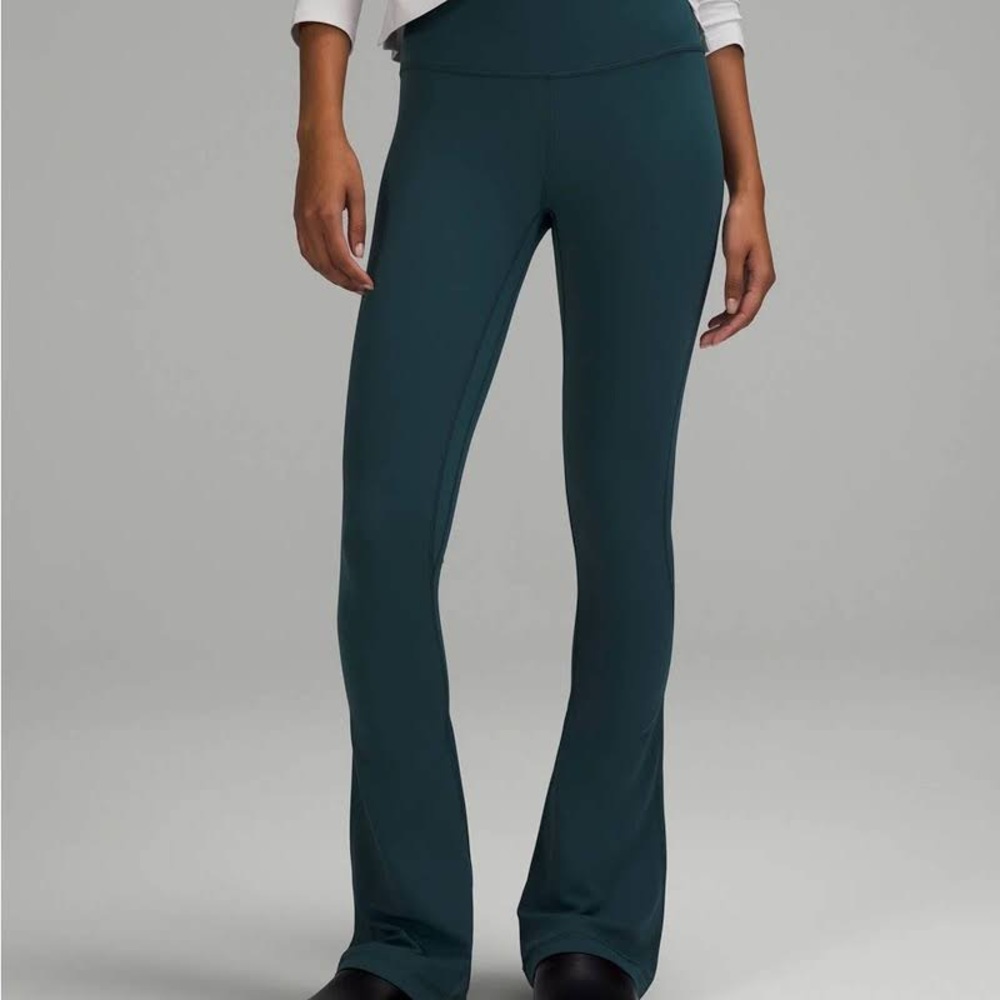 LuLuLemon Align High-Rise Mini Flare Pant 32" in Green Jasper Size 12 (SOLD OUT)